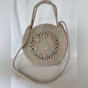 STRIPED ROPE SHELL TOTE BAG in Tan & White | VENUS